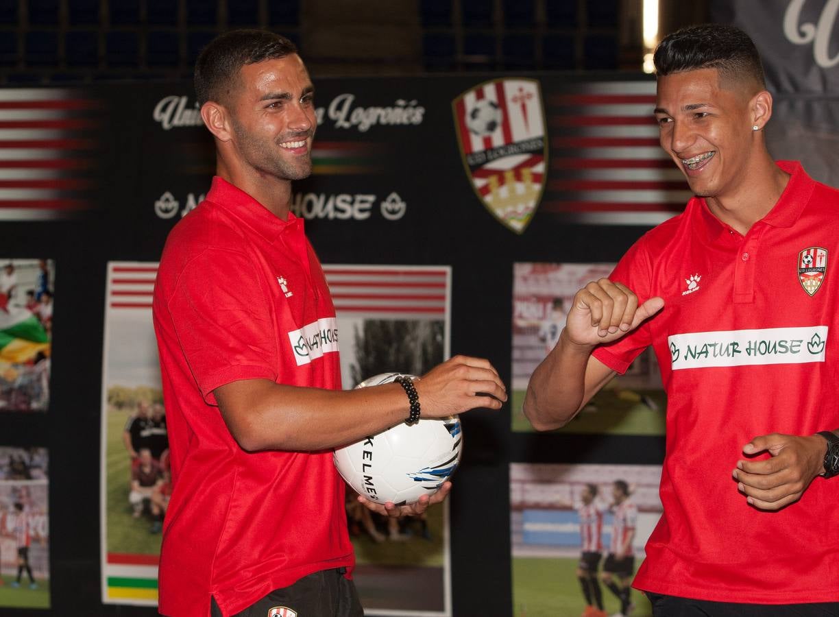 La UDL mantiene sus colores habituales en la primera equipación.