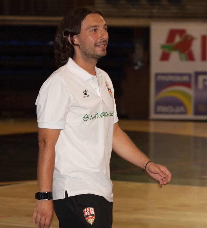 La UDL mantiene sus colores habituales en la primera equipación.