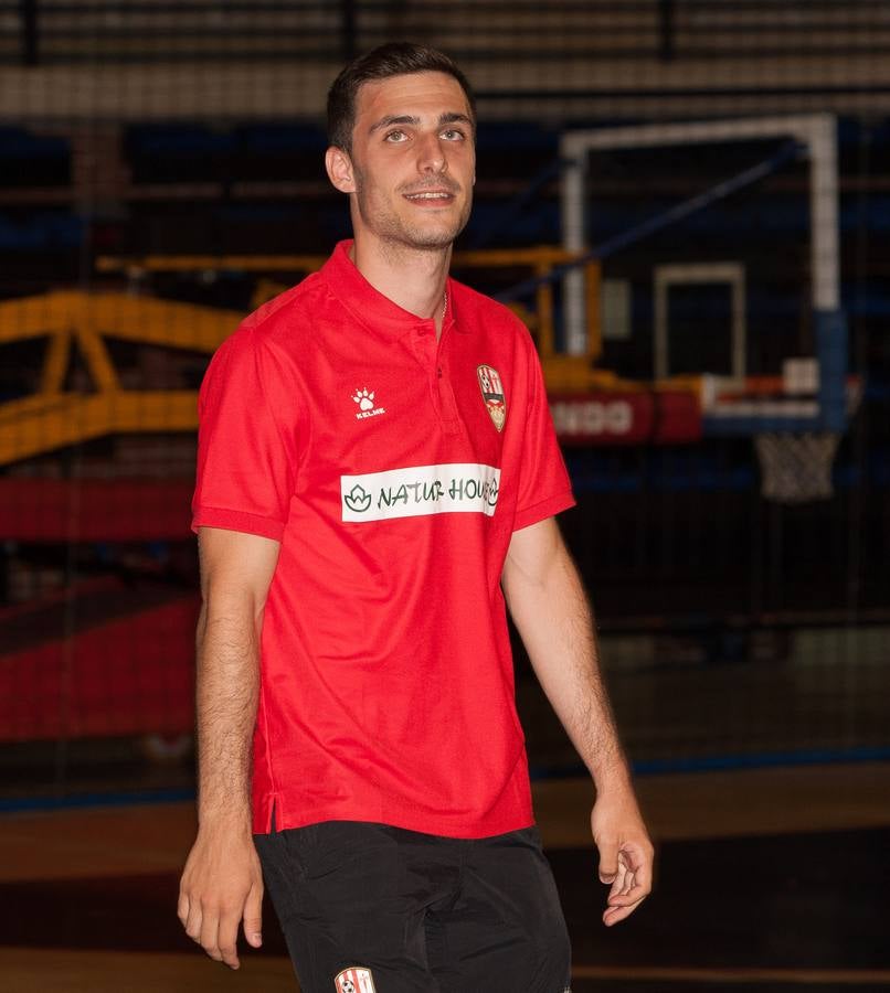 La UDL mantiene sus colores habituales en la primera equipación.