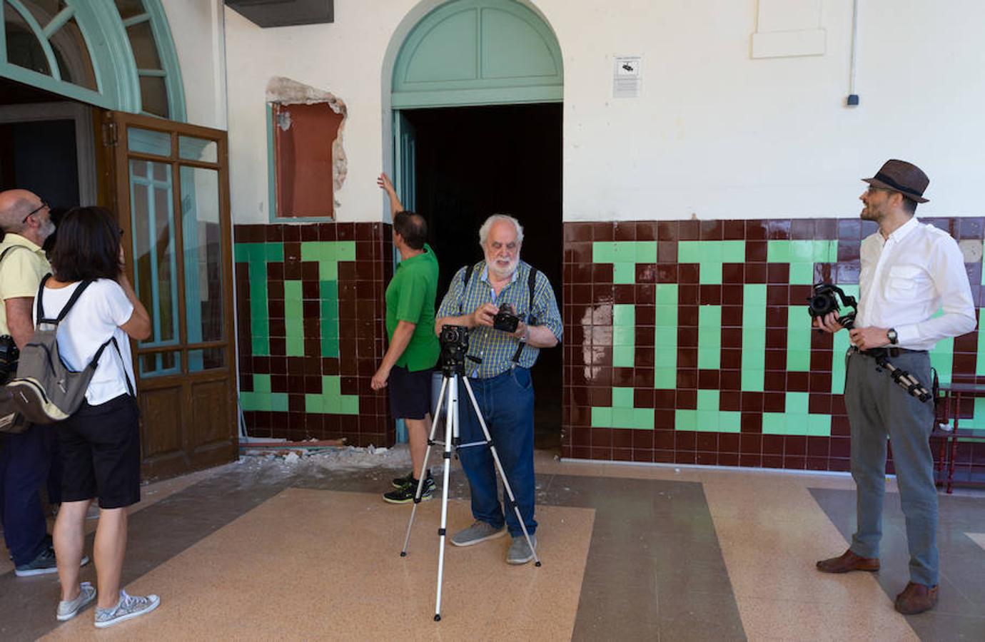 En plena conmemoración del centenario del instituto Sagasta, el emblemático edificio presnta un estado ruinoso después de su cierre y a la espera del inicio de las obras.