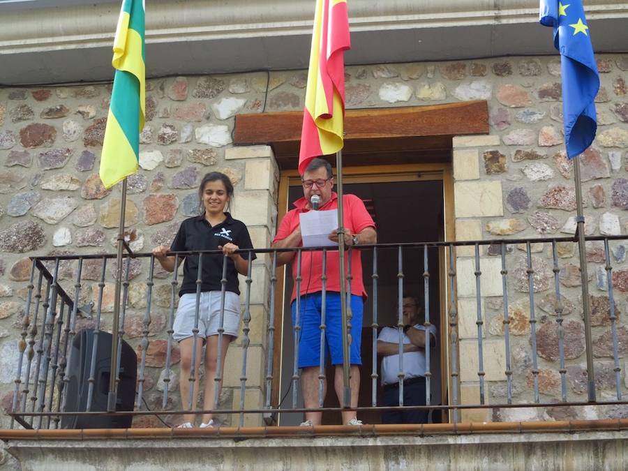 Acompañadas de pólvora y agua la localidad Serrana inició ayer sus fiestas 