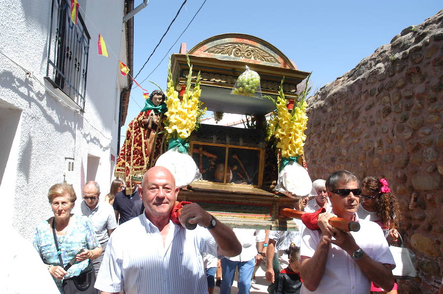 Los redaleños disfrutan de sus fiestas con danzas populares, música y procesiones 