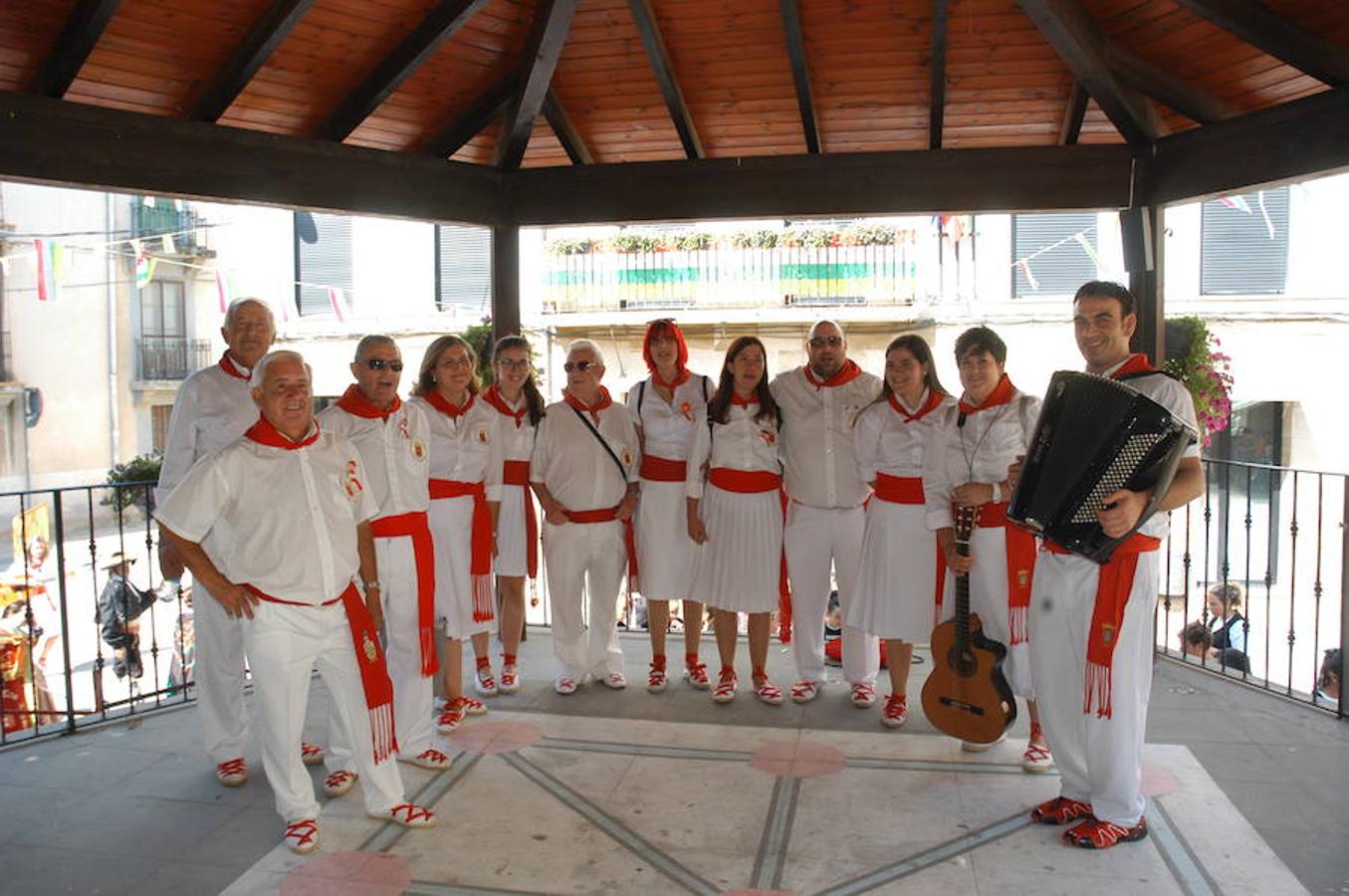 Imágenes correspondientes a la I Fiesta de la Jota que se ha celebrado en Alcanadre. 