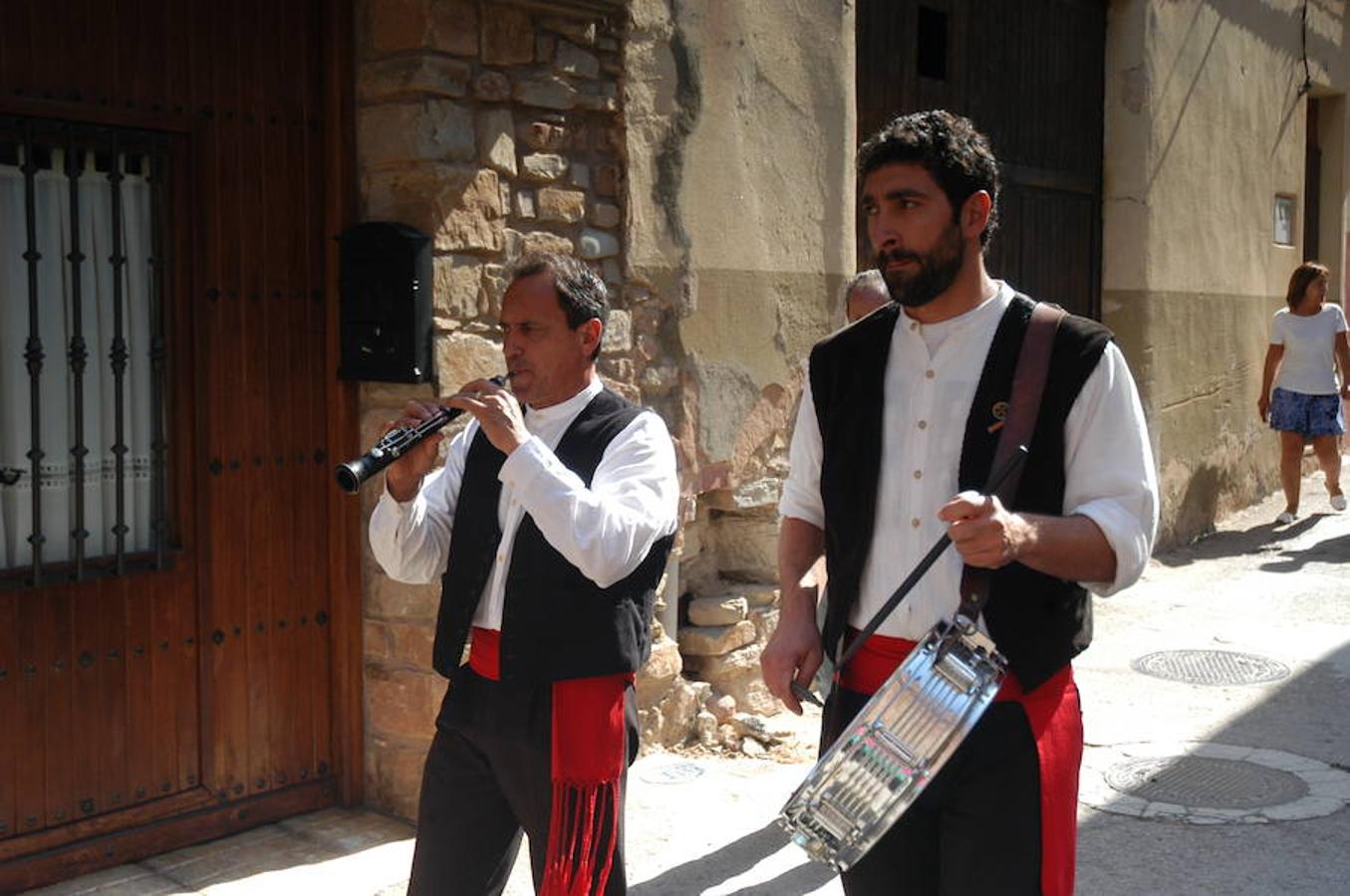 Imágenes correspondientes a la I Fiesta de la Jota que se ha celebrado en Alcanadre. 