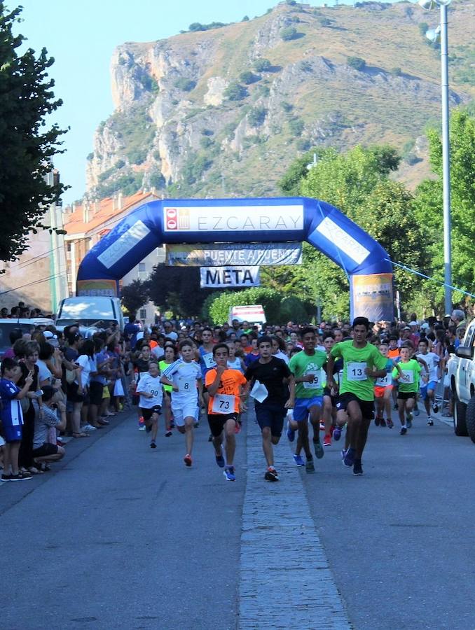 XVIII Carrera Puente a Puente 'Trofeo Violeta Villanueva' en la que han participado cientos de niños en una festiva Ezcaray. 