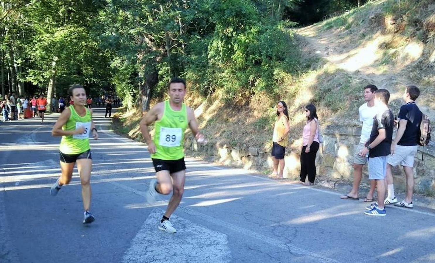 XVIII Carrera Puente a Puente 'Trofeo Violeta Villanueva' en la que se han impuesto Nacho Hernando y Susana Arrúa vuelven a ganar en Ezcaray.