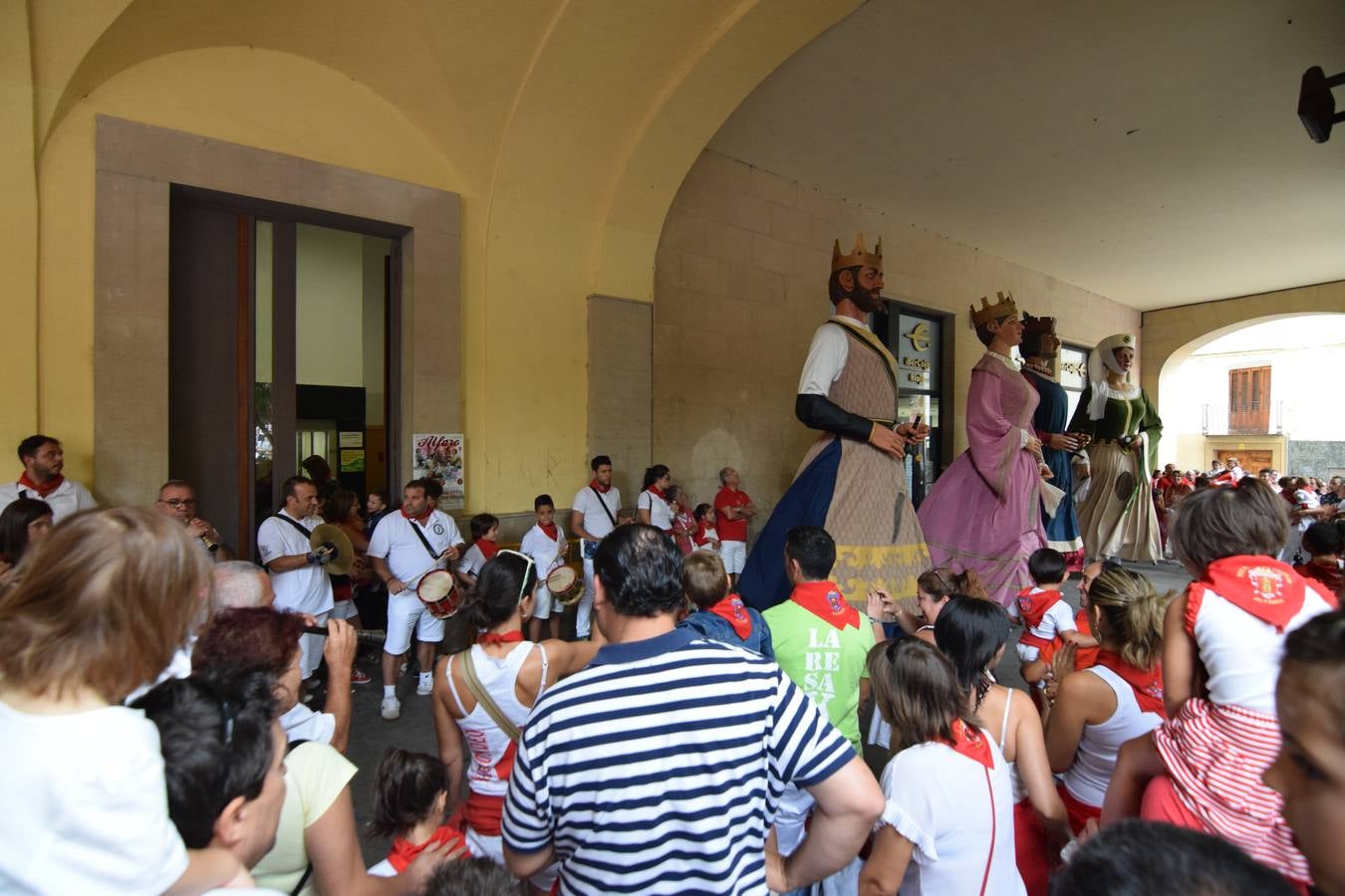 Ambient en las calles de la ciudad tras el disparo del cohete