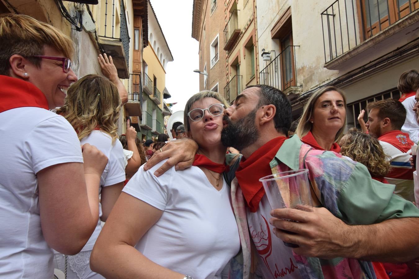 Ambient en las calles de la ciudad tras el disparo del cohete