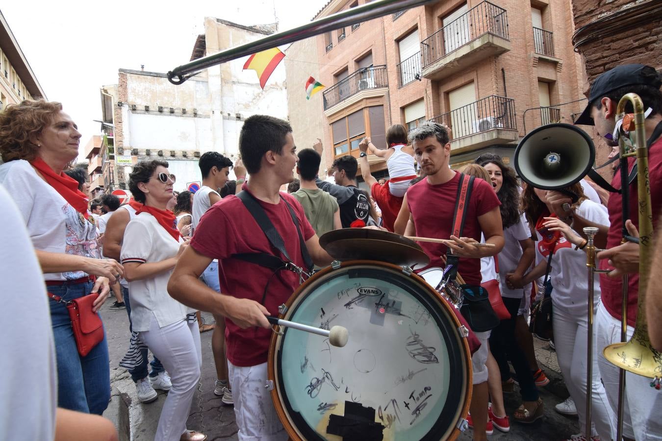 Ambient en las calles de la ciudad tras el disparo del cohete