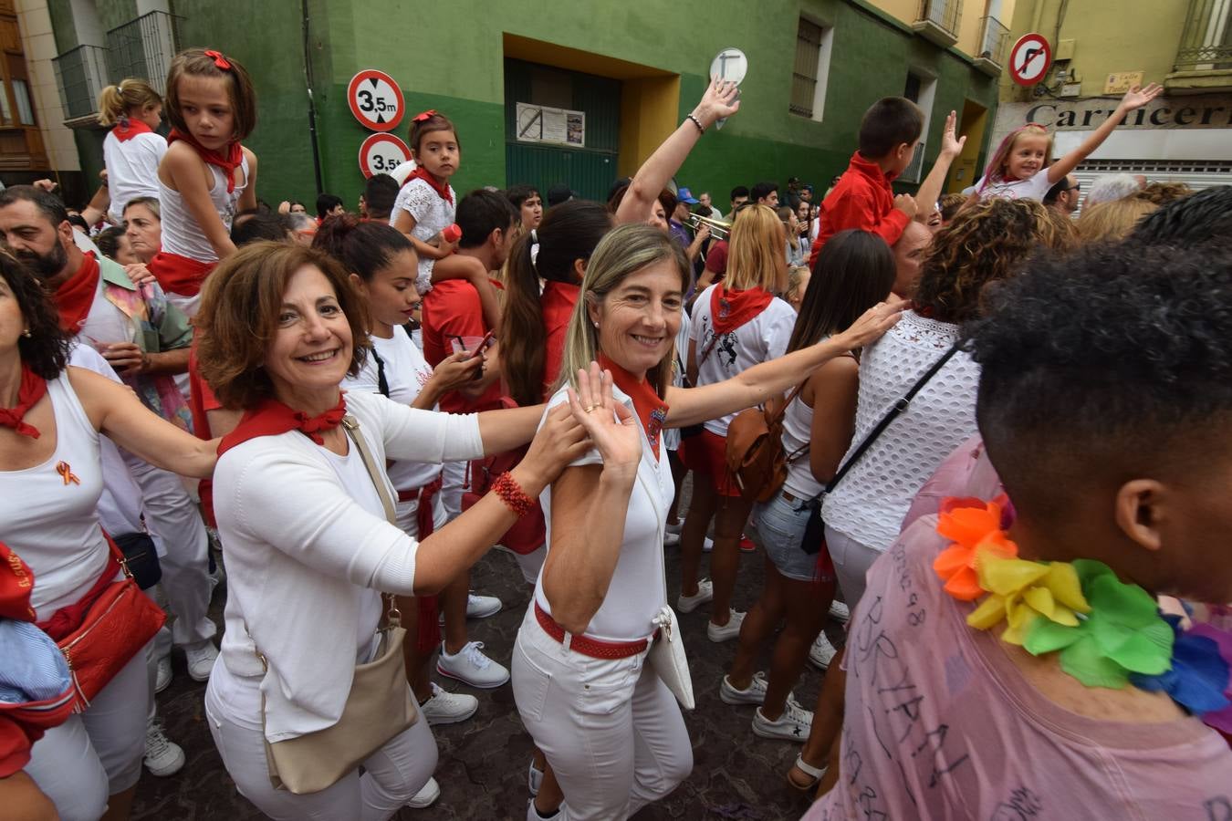 Ambient en las calles de la ciudad tras el disparo del cohete