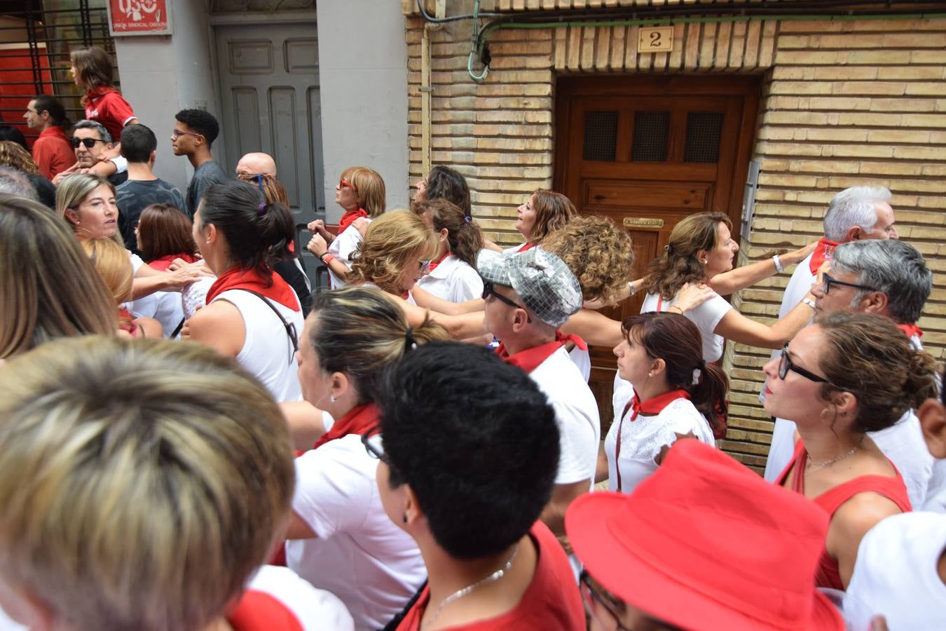 Ambient en las calles de la ciudad tras el disparo del cohete