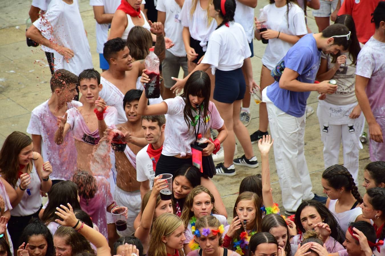 Así vivieron los más jóvenes el inicio de las fiestas alfareñas