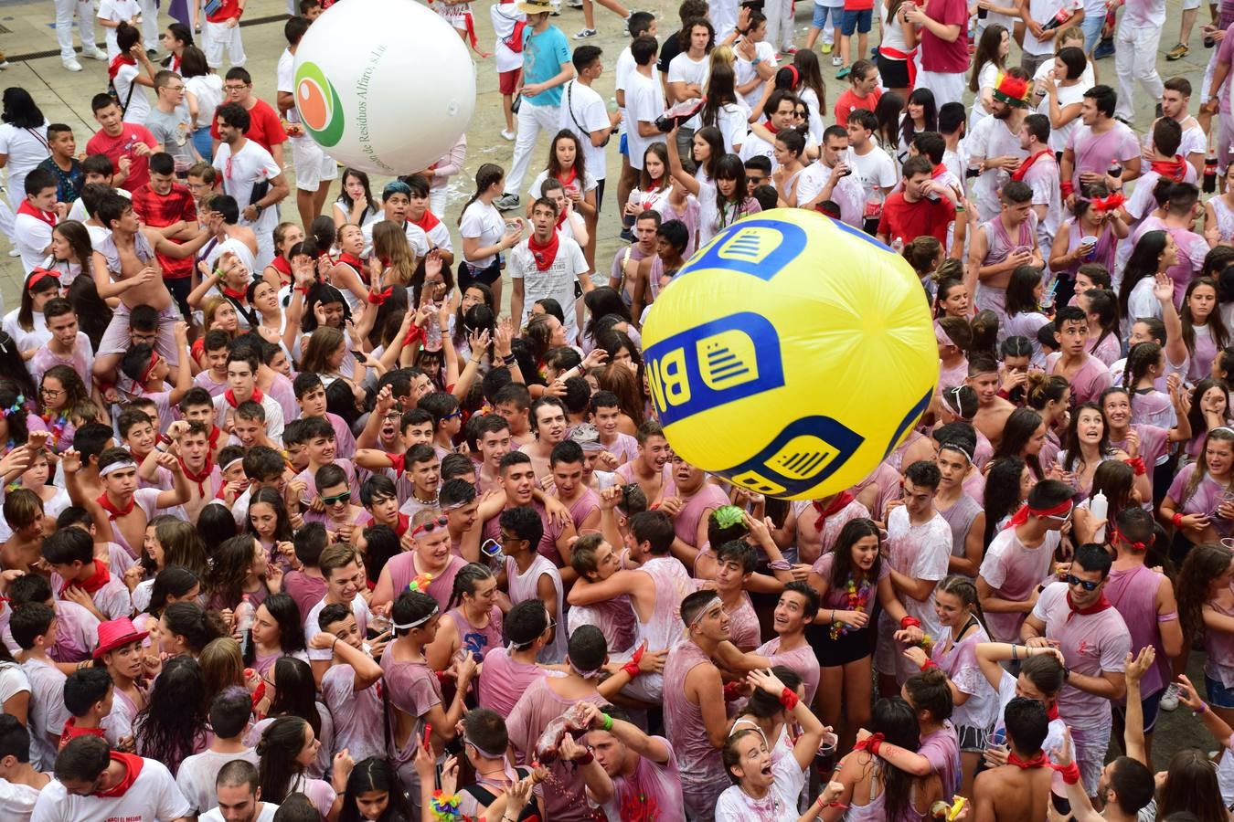 Así vivieron los más jóvenes el inicio de las fiestas alfareñas