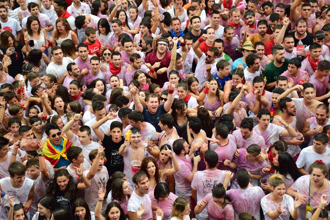 Así vivieron los más jóvenes el inicio de las fiestas alfareñas