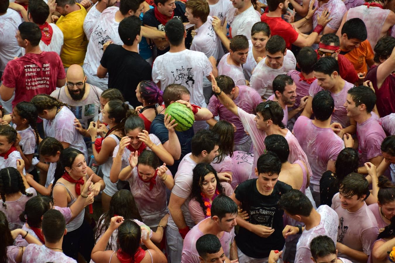 Así vivieron los más jóvenes el inicio de las fiestas alfareñas