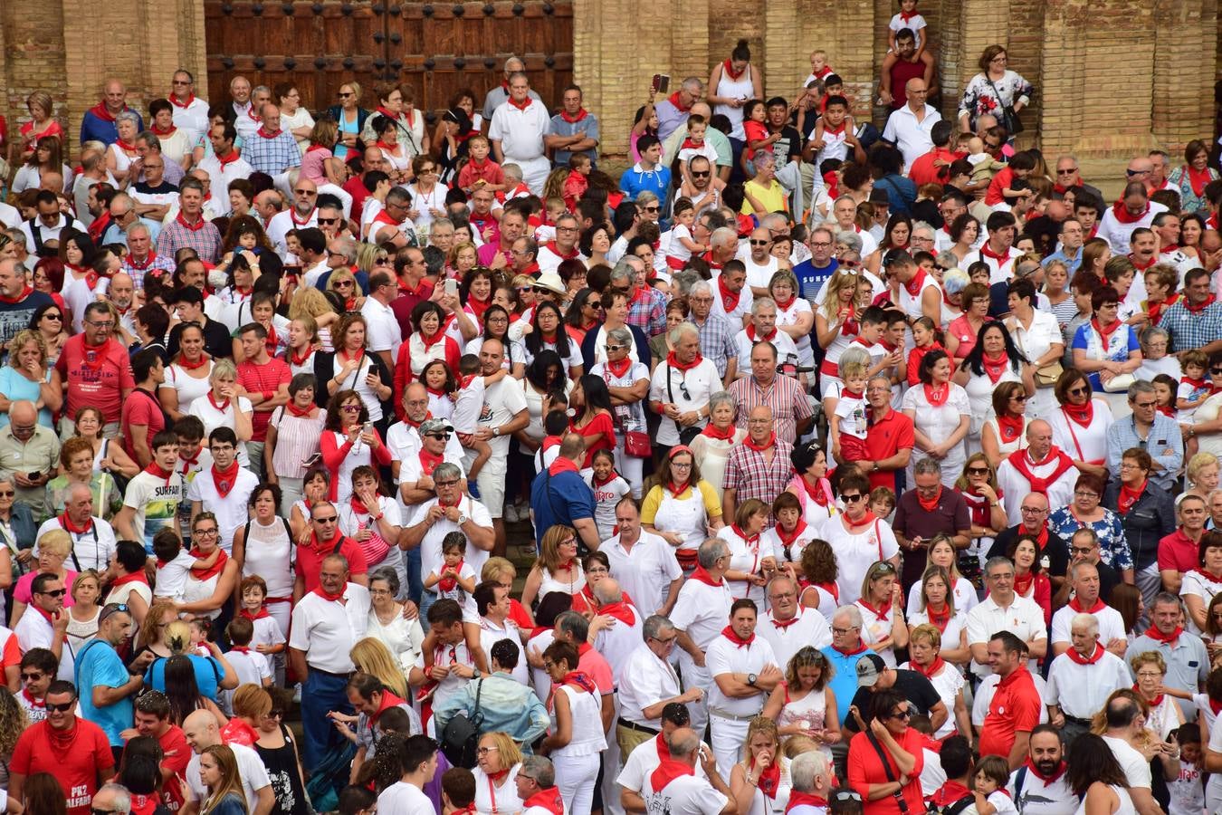 Así vivieron los más jóvenes el inicio de las fiestas alfareñas