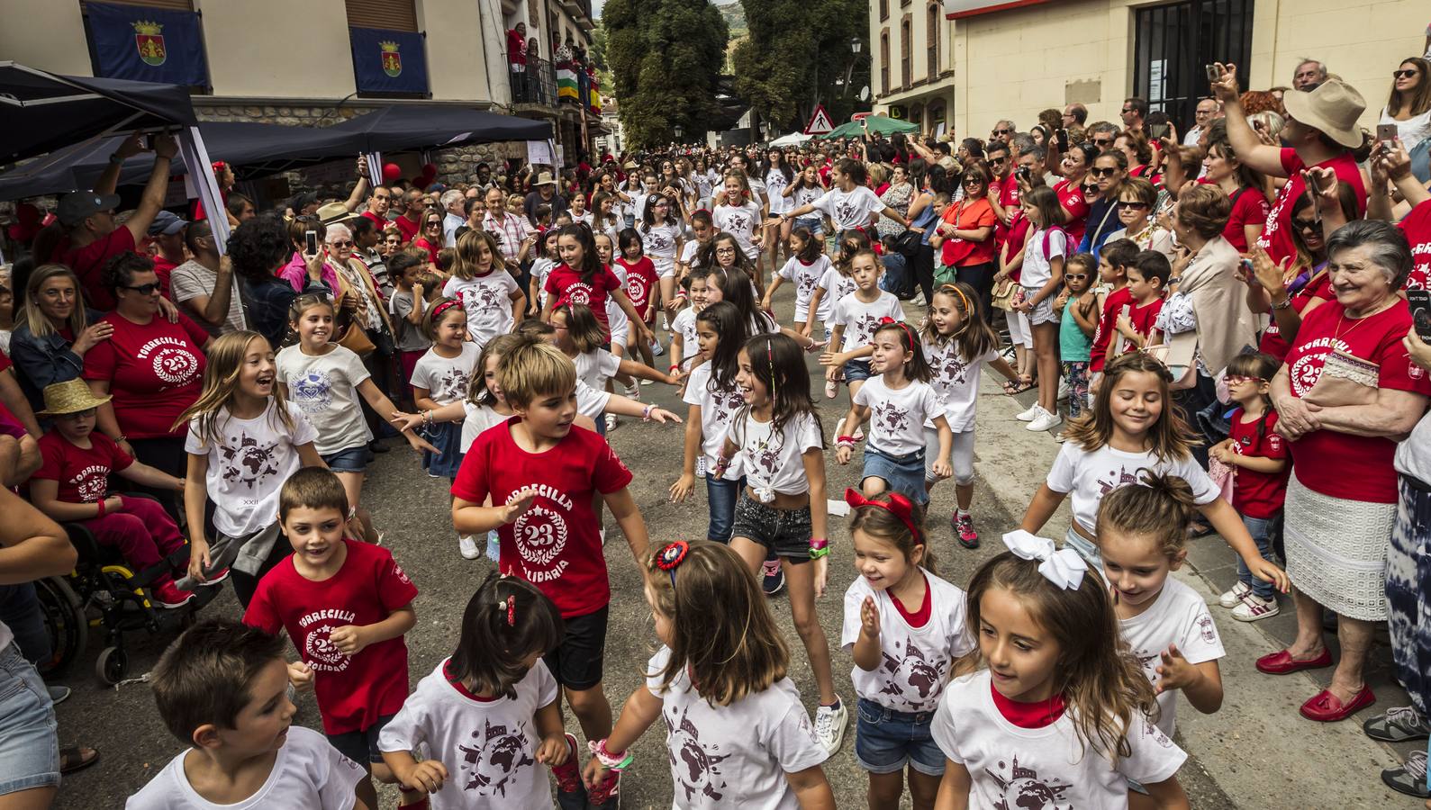 Las imágenes de la jornada solidaria en Torrecilla en Cameros