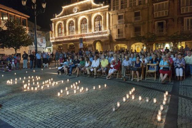 Imagen del último concierto de las velas protagonizado por la banda municipal. :: donézar