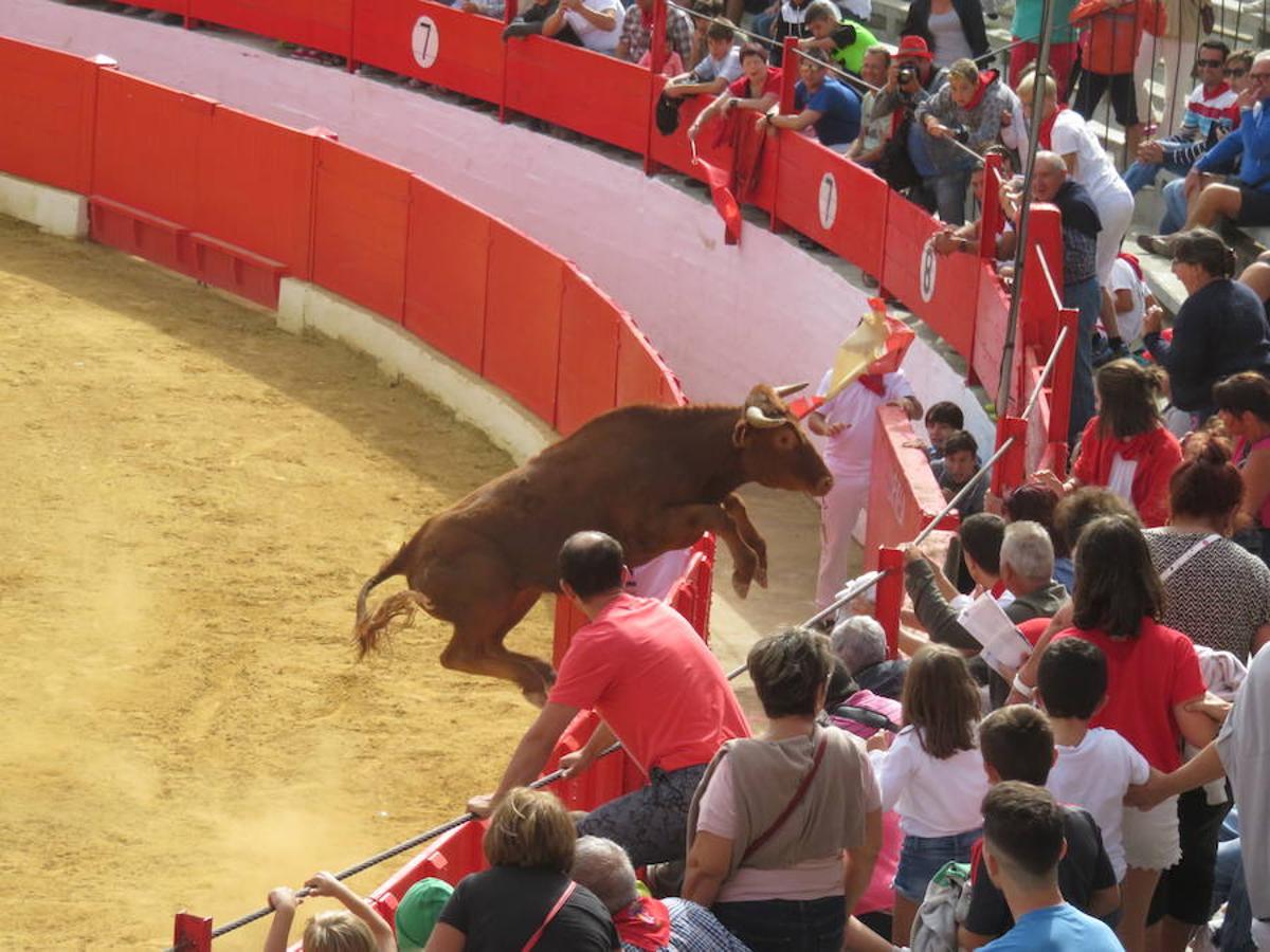 Un centenar de alfareñas participó en la comida y en los actos organizados para el día de la mujer de las fiestas