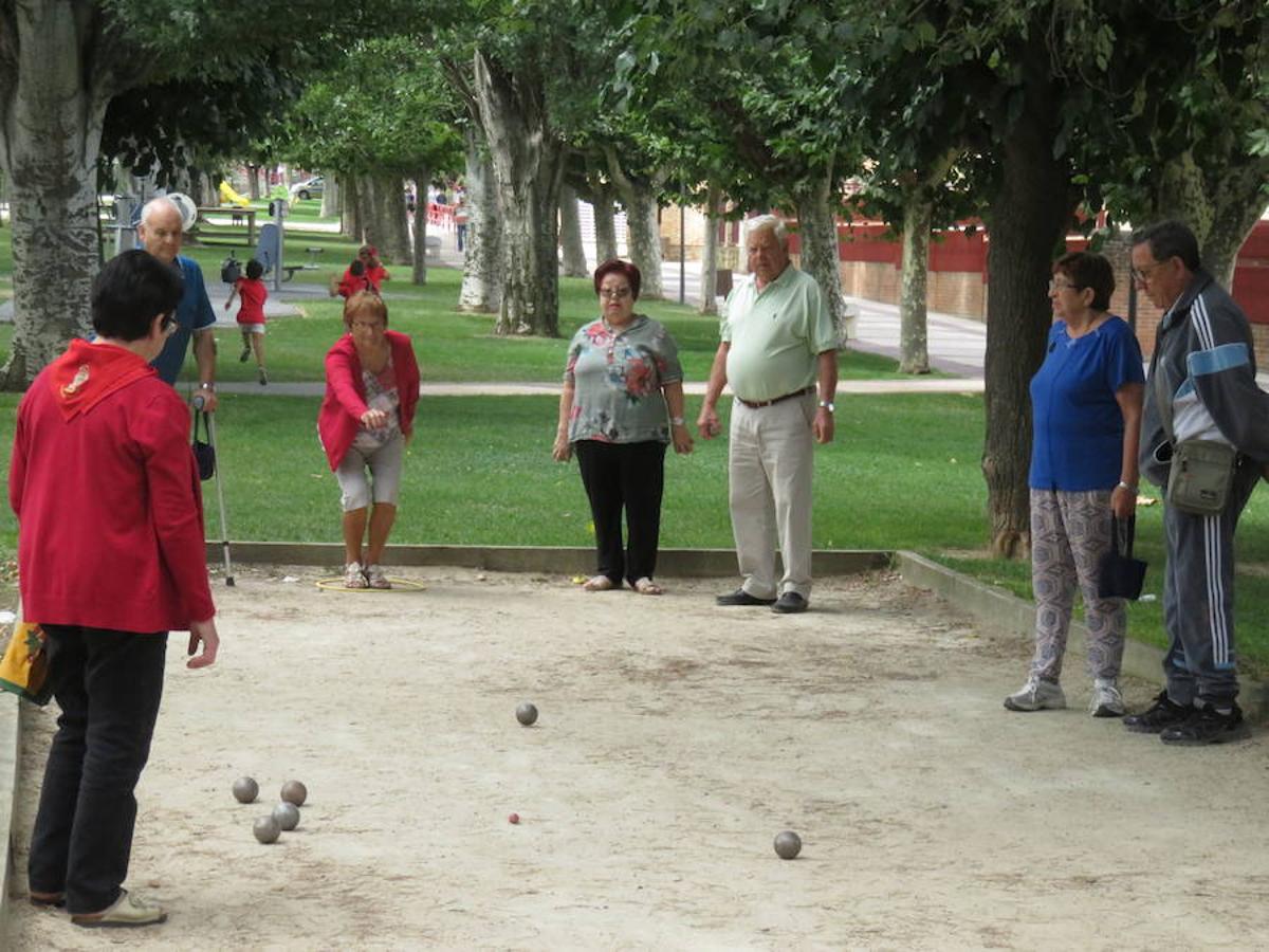 Un centenar de alfareñas participó en la comida y en los actos organizados para el día de la mujer de las fiestas