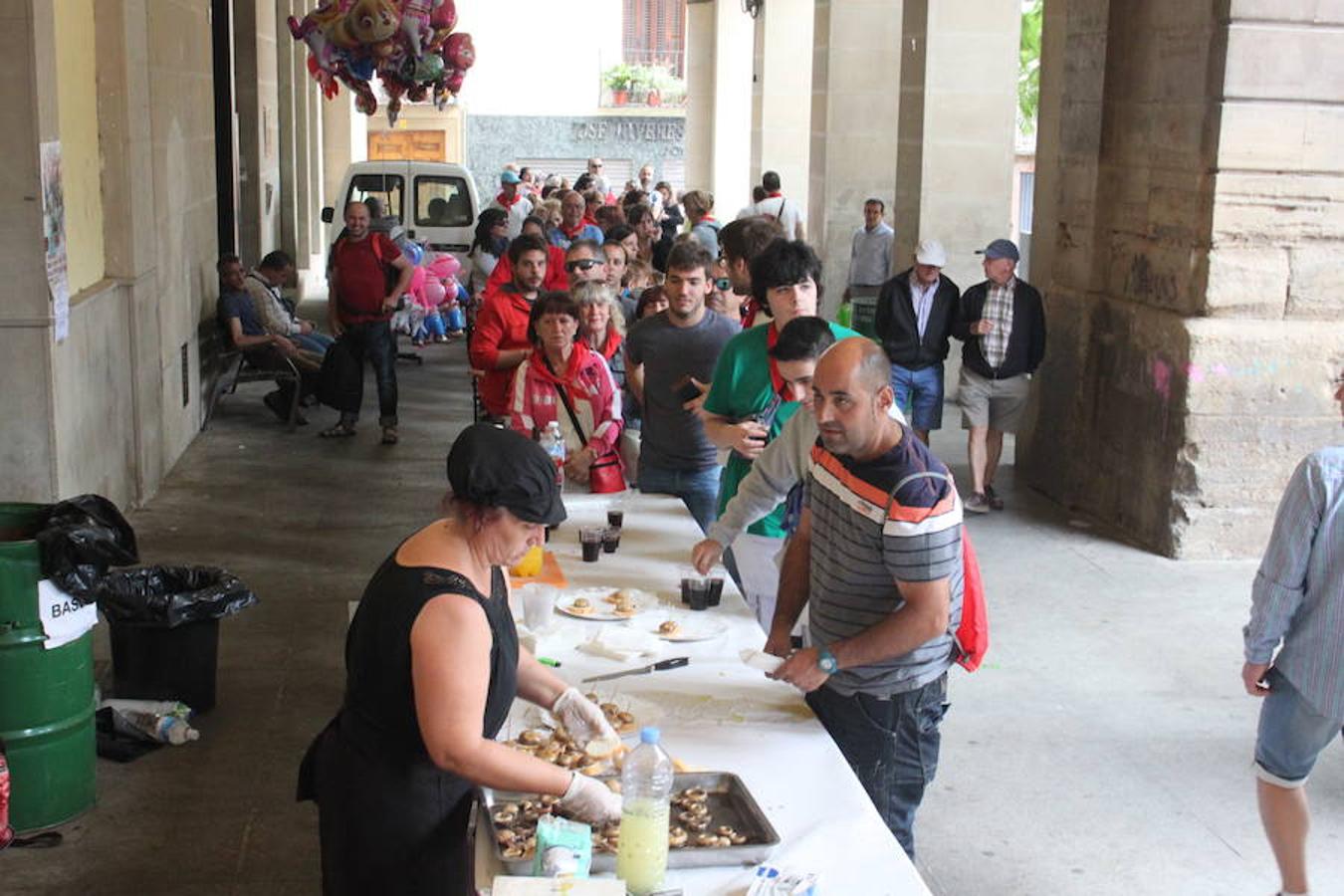 Un centenar de alfareñas participó en la comida y en los actos organizados para el día de la mujer de las fiestas