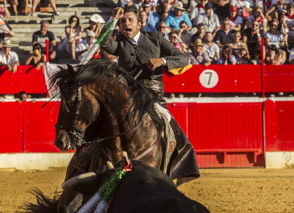 Fotos: Se esculpe a sí mismo cuando torea