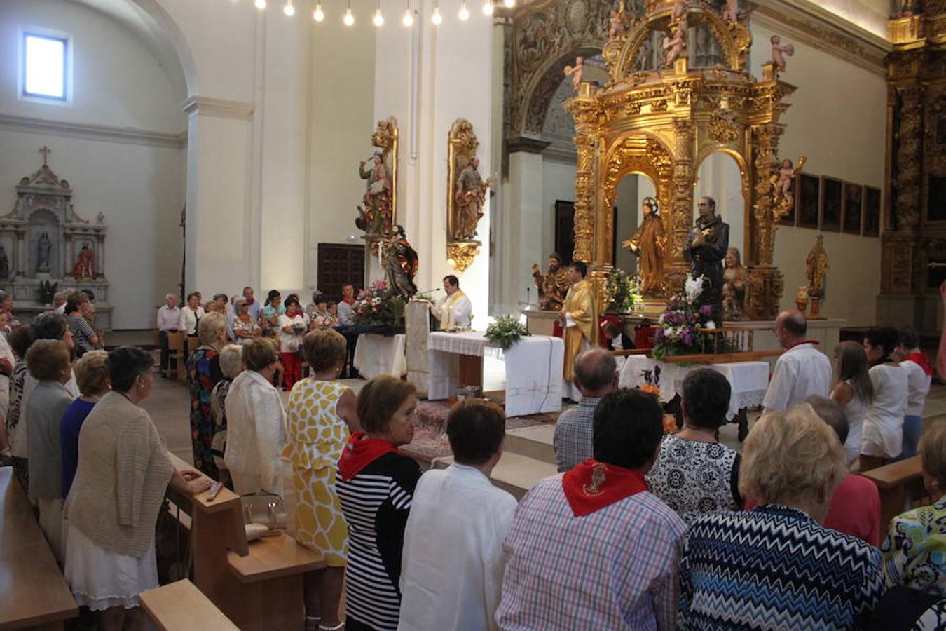 Unos 600 jóvenes compartieron la comida popular y fiesta pinchadiscos en el penúltimo día de fiestas de Alfaro