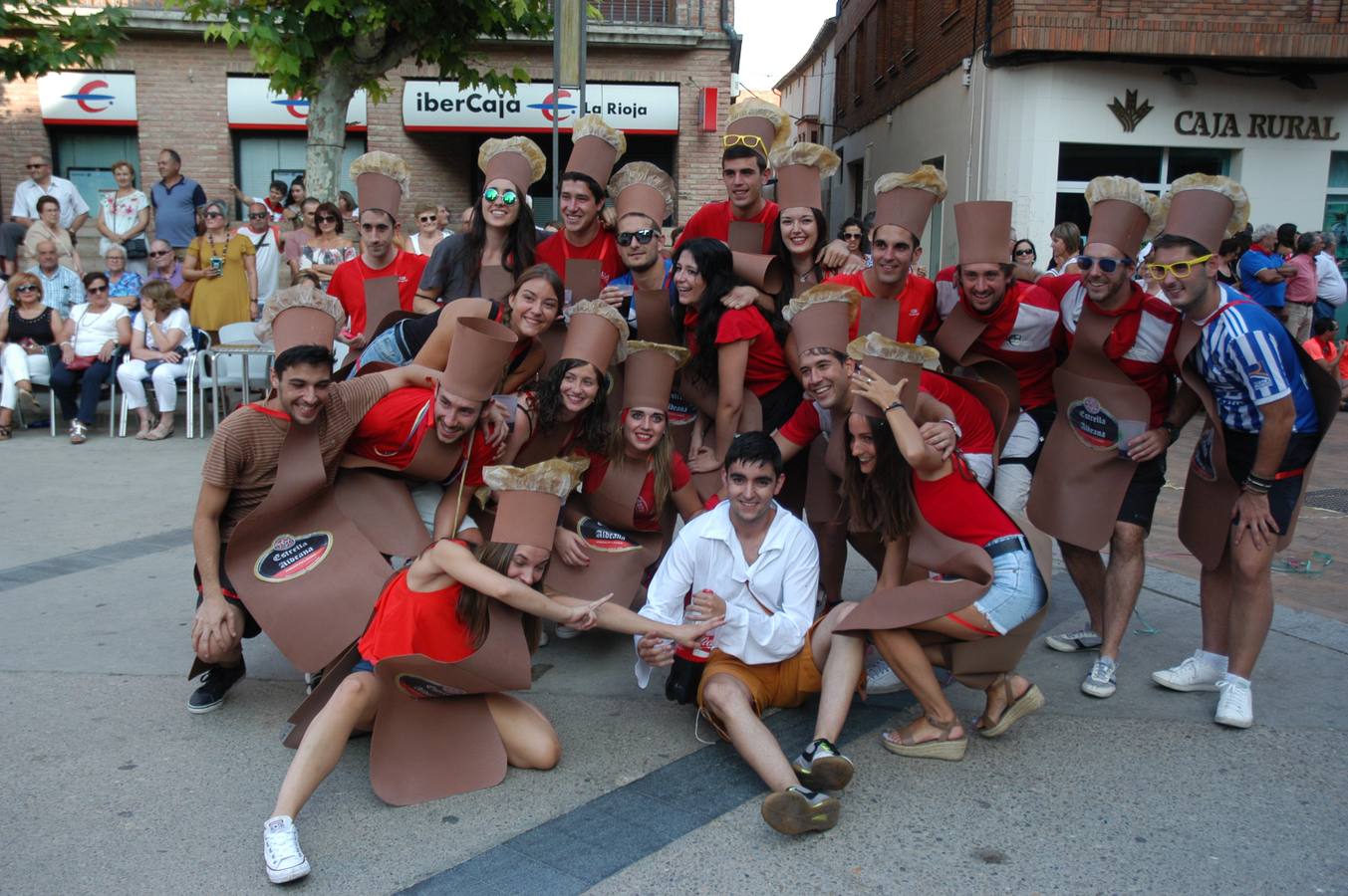 Disparo del cohete y desfile de carrozas