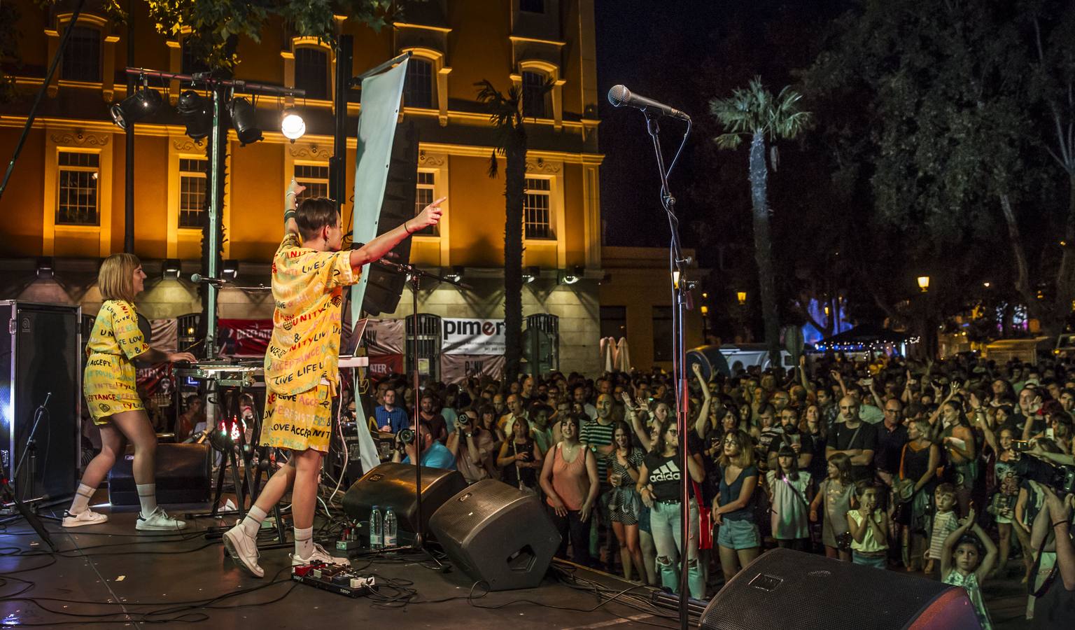 Gran arranque de MUWI con la banda de Diego M. Continente y las personales voces de Bleset y Papaya