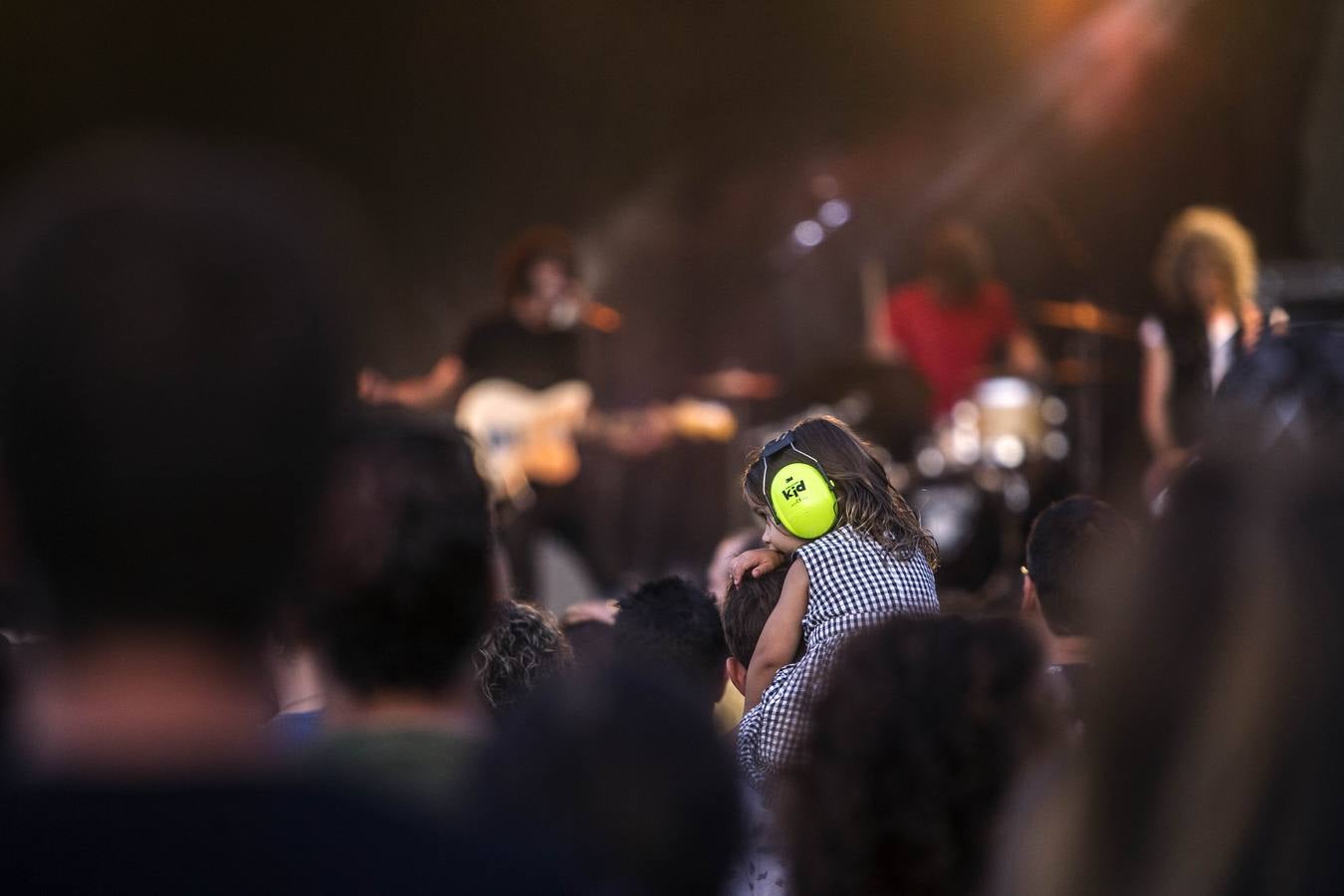 Gran arranque de MUWI con la banda de Diego M. Continente y las personales voces de Bleset y Papaya