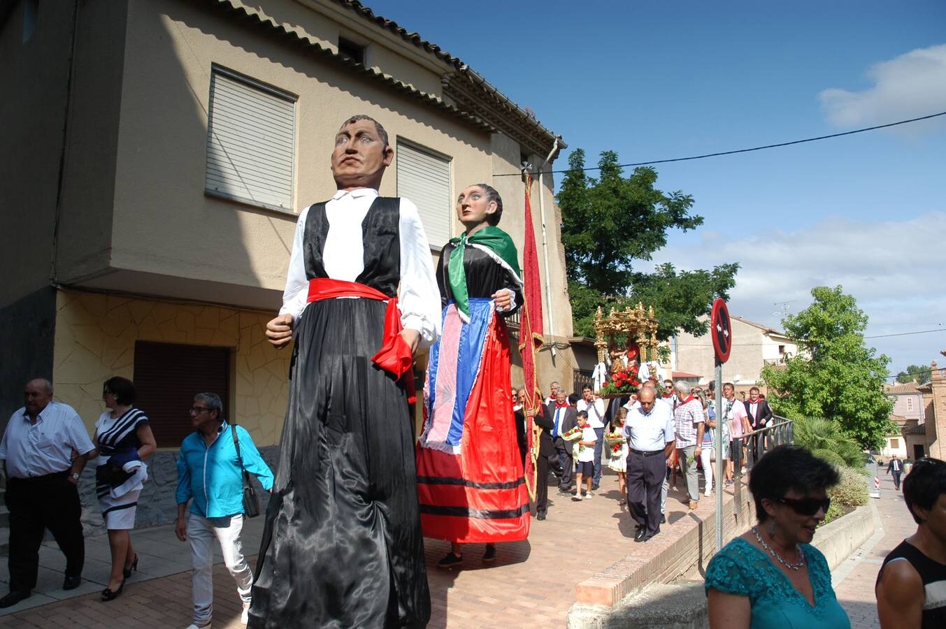 Fotos: Misa y procesión en Aldeanueva de Ebro