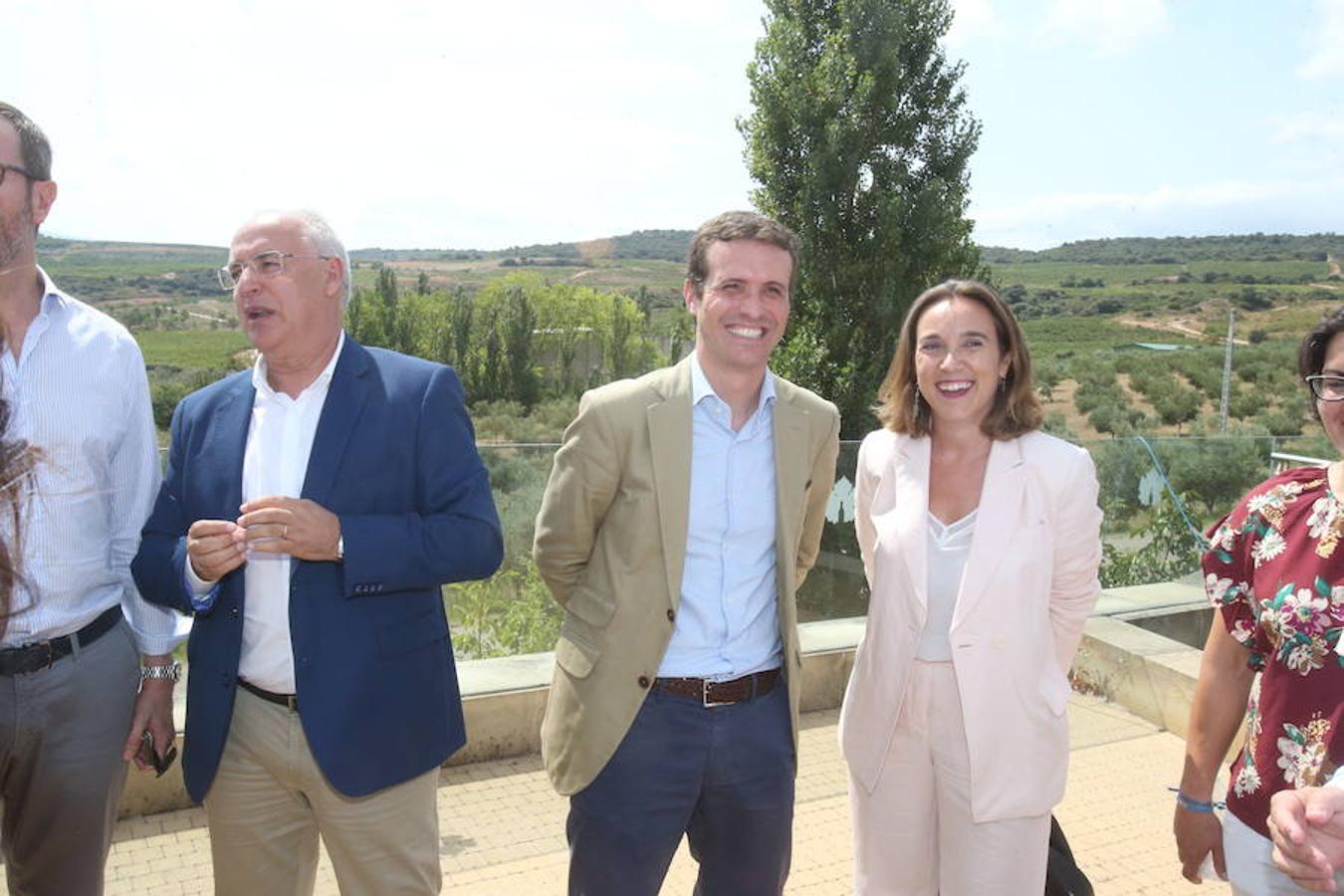 El presidente del Partido Popular Pablo Casado ha visitado hoy La Rioja y se ha interesado por los temas candentes de la región.
