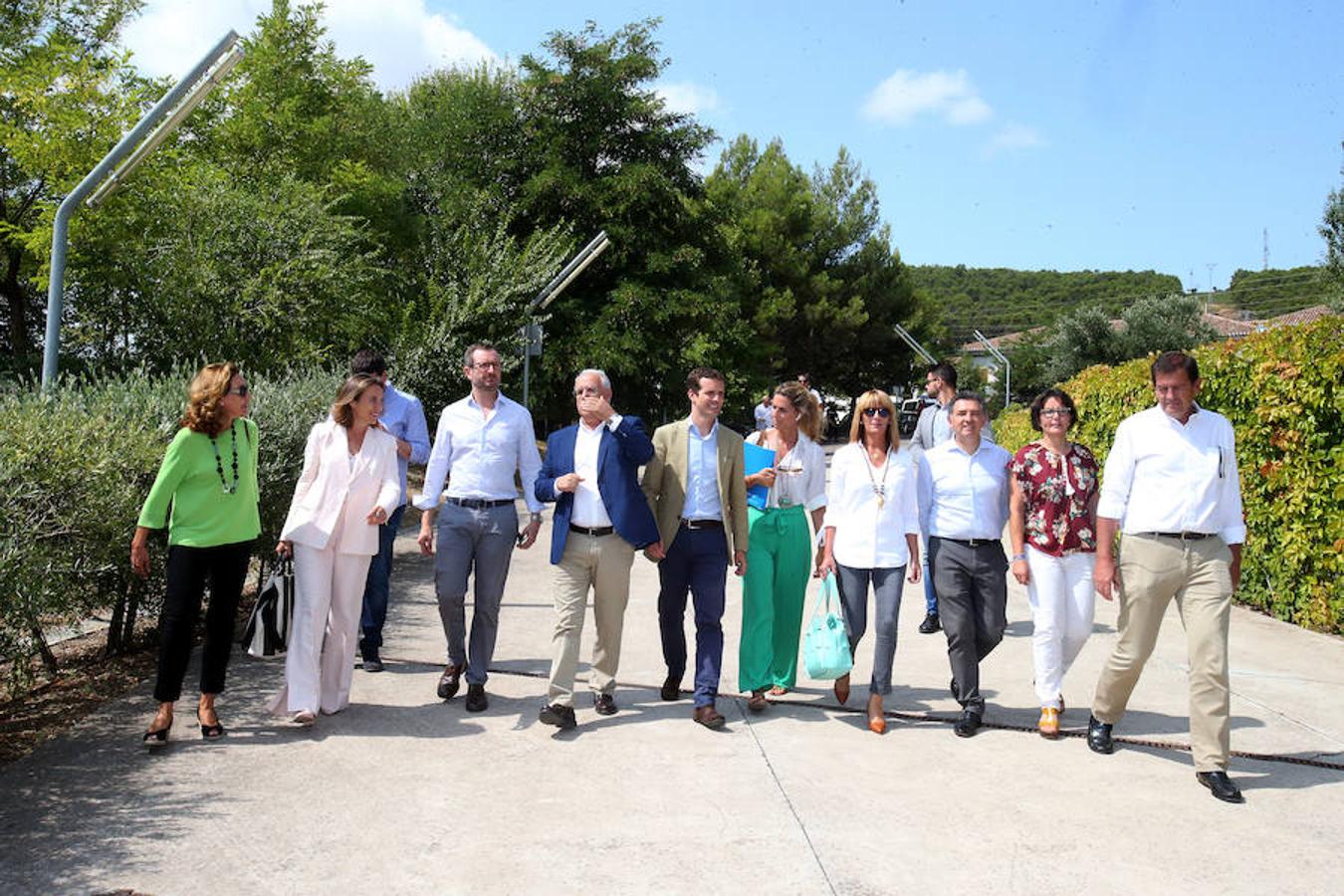 El presidente del Partido Popular Pablo Casado ha visitado hoy La Rioja y se ha interesado por los temas candentes de la región.