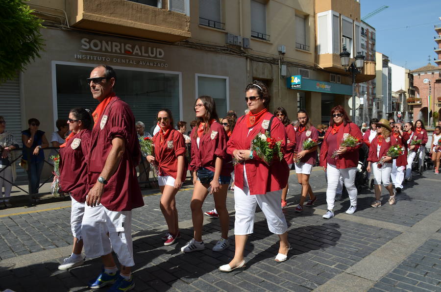 Cientos de calagurritanos se acercaron a la catedral para agasajar con ramos multicolores a los mártires calagurritanos 