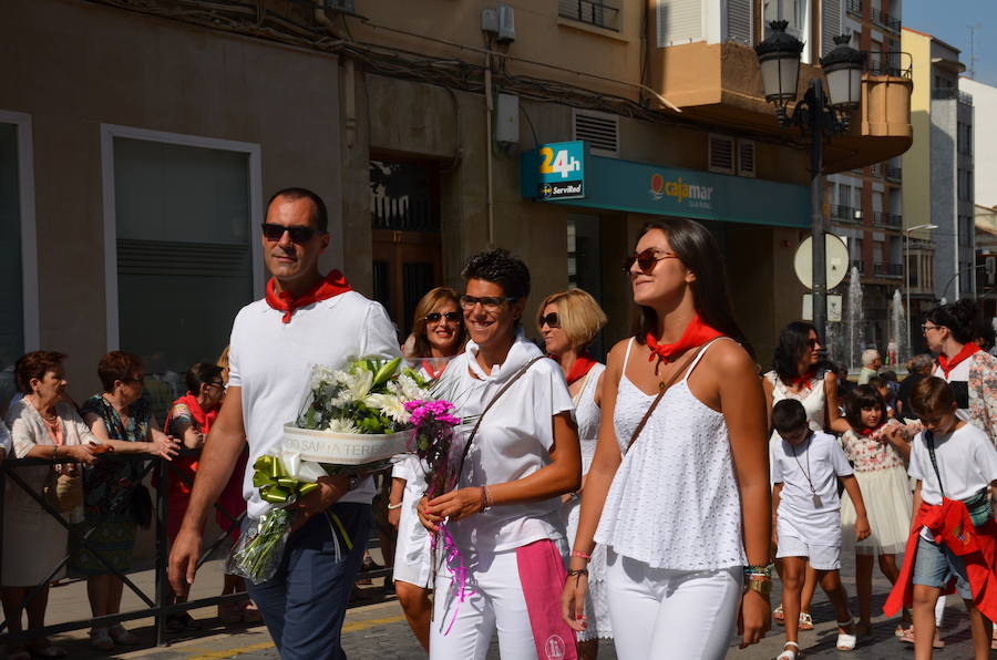 Cientos de calagurritanos se acercaron a la catedral para agasajar con ramos multicolores a los mártires calagurritanos 