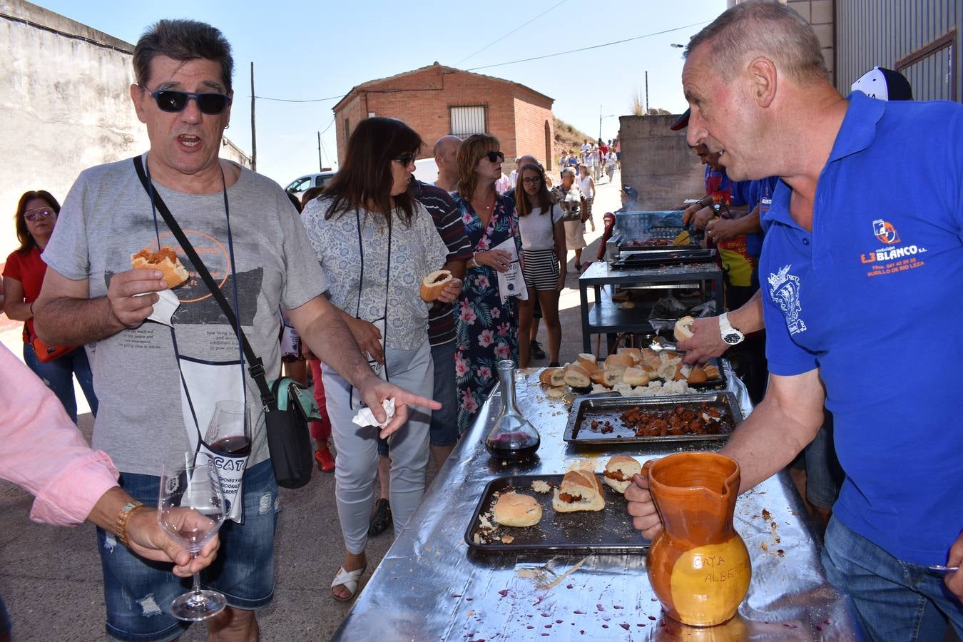 Fotos: VIII Jornada de Puertas Abiertas en el barrio de las bodegas de Alberite