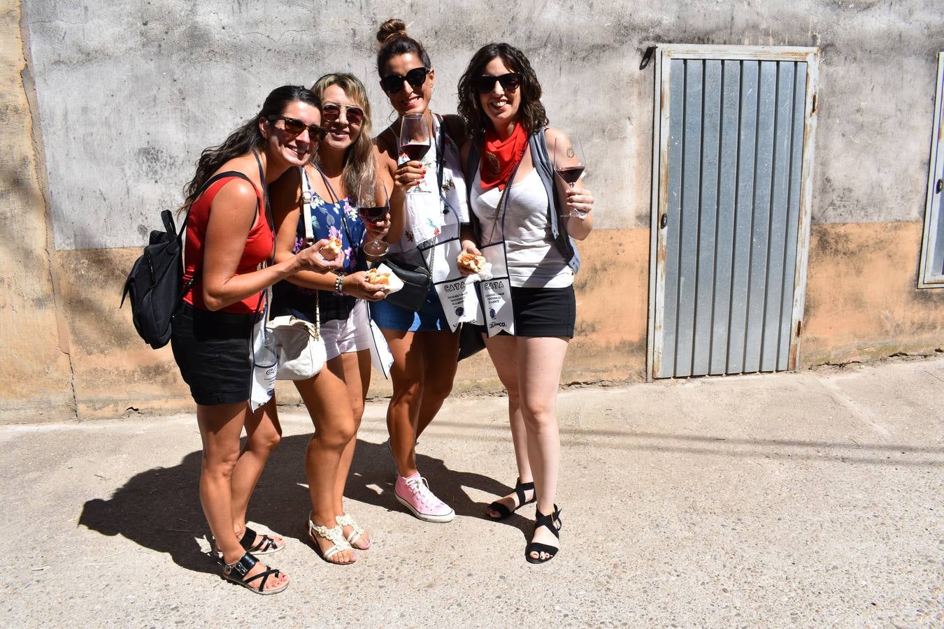 Fotos: VIII Jornada de Puertas Abiertas en el barrio de las bodegas de Alberite