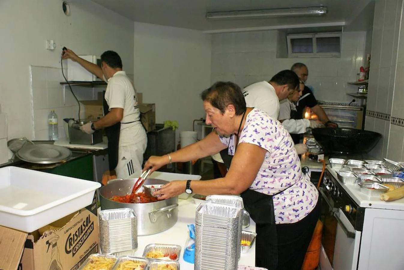 Imágenes correspondienetes al pregón de la investigadora Carmen Nájera Domingo como anticipo de las fiestas que arrancarán el próximo día 15. También se celebró una degustación en las calles. 