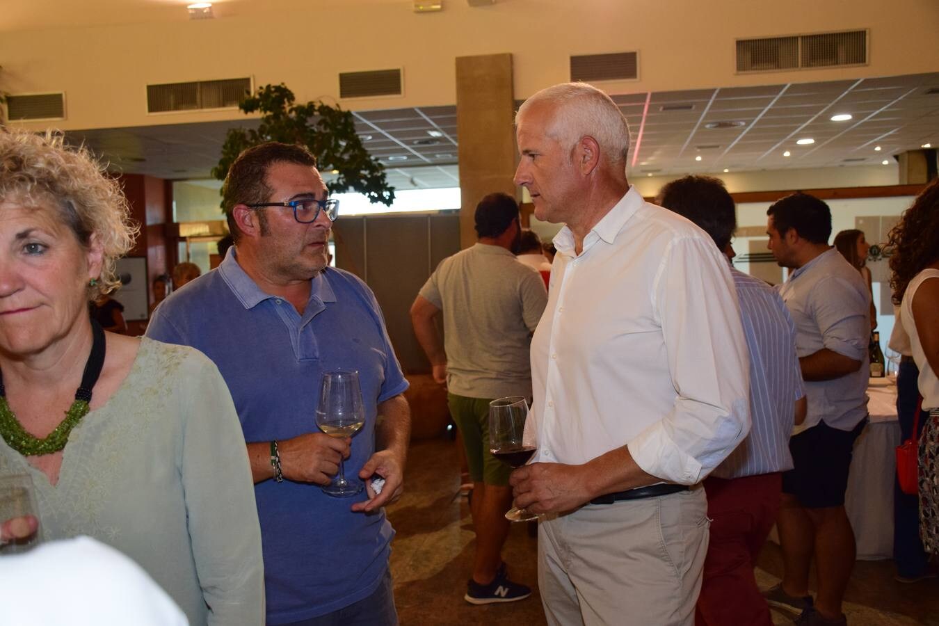 Los jugadores participantes en el Torneo Viña Ijalba, de la Liga de Golf Vino de lomejordelvinoderioja.com, disfrutaron de la cata de vinos de la bodega logroñesa.