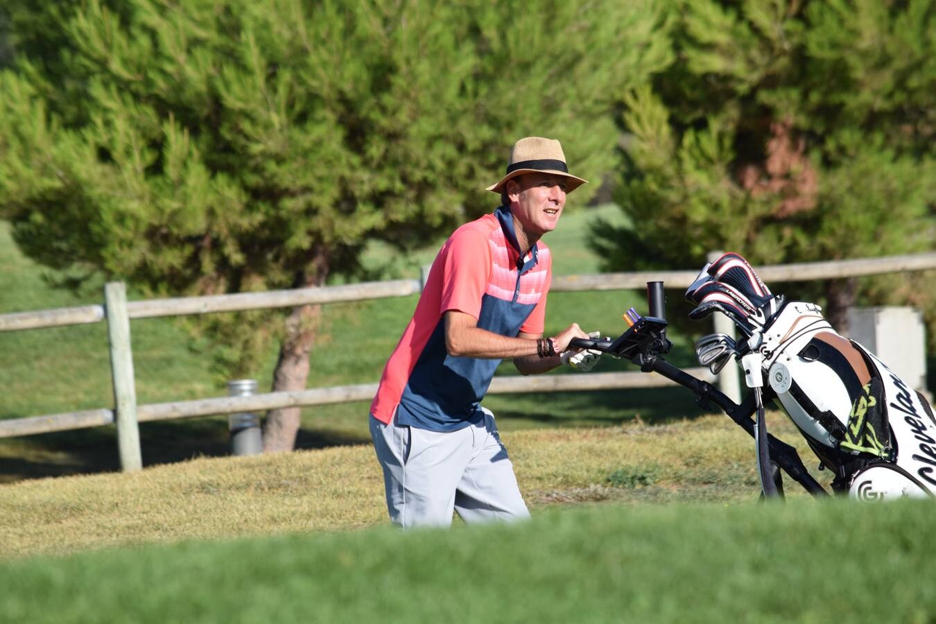 Los jugadores disfrutaron de una gran jornada en el Torneo Viña Ijalba, de la Liga de Golf Vino de lomejordelvinoderioja.com.