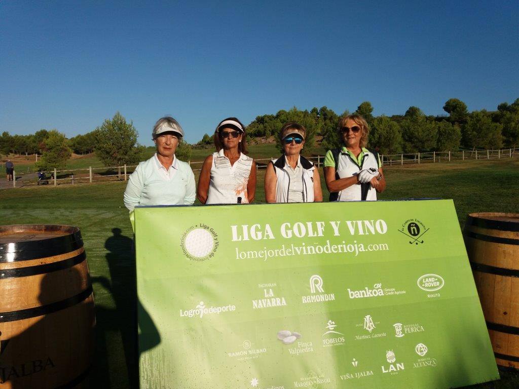 Fotos de salida de los jugadores participantes en el Torneo Viña Ijalba, de la Liga de Golf Vino de lomejordelvinoderioja.com