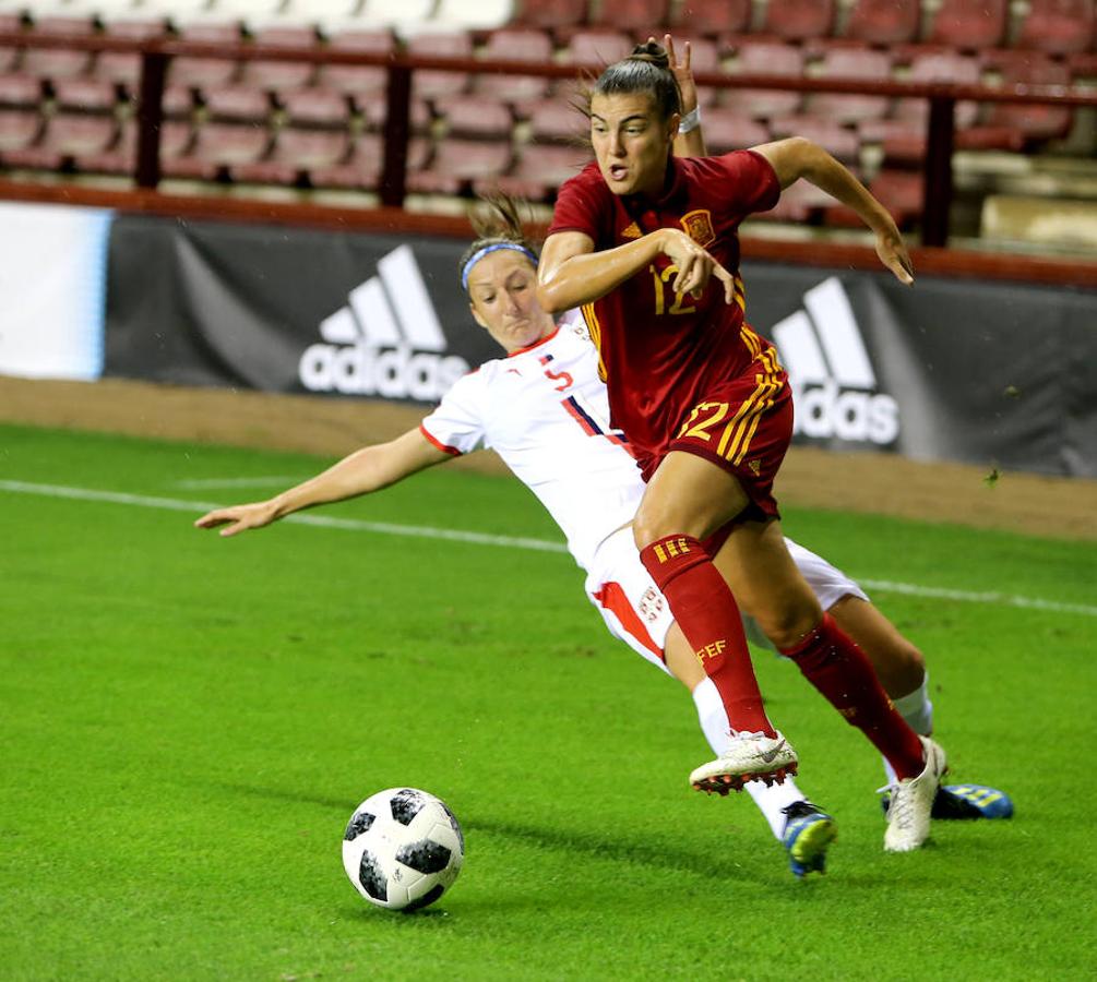 La selección femenina de España se ha impuesto hoy por 3-0 a la de Serbia en el último partido de clasificación para el Mundial del próximo año, en un choque intrascendente en el que las de Jorge Vilda han cumplido su papel y han superado a un combativo rival.