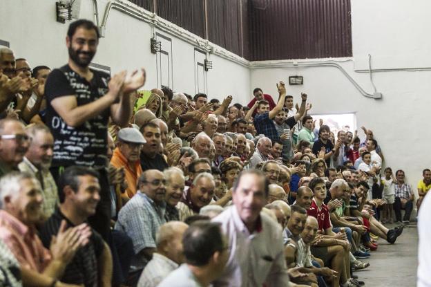 Pedro Ruiz gana y convence en casa