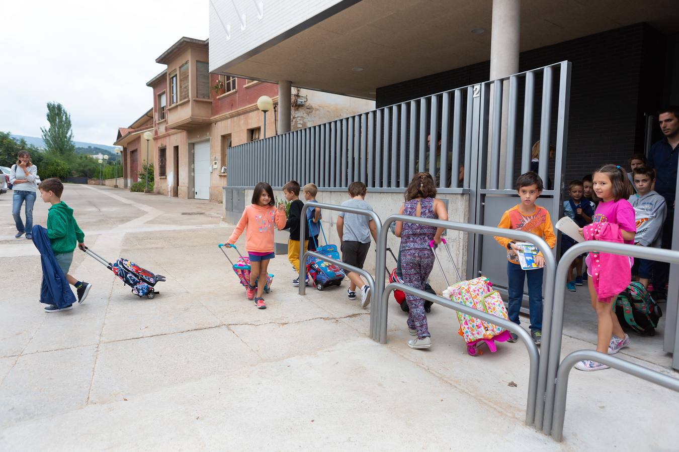 Fotos: Abre el colegio de Medran