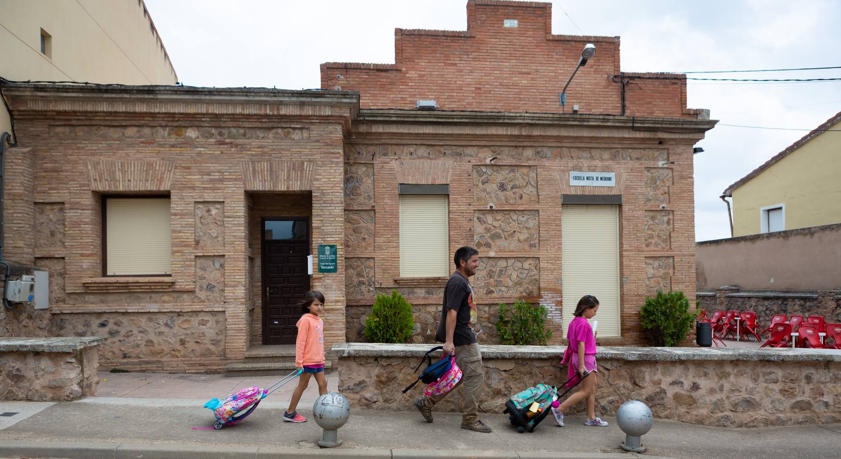 Fotos: Abre el colegio de Medran