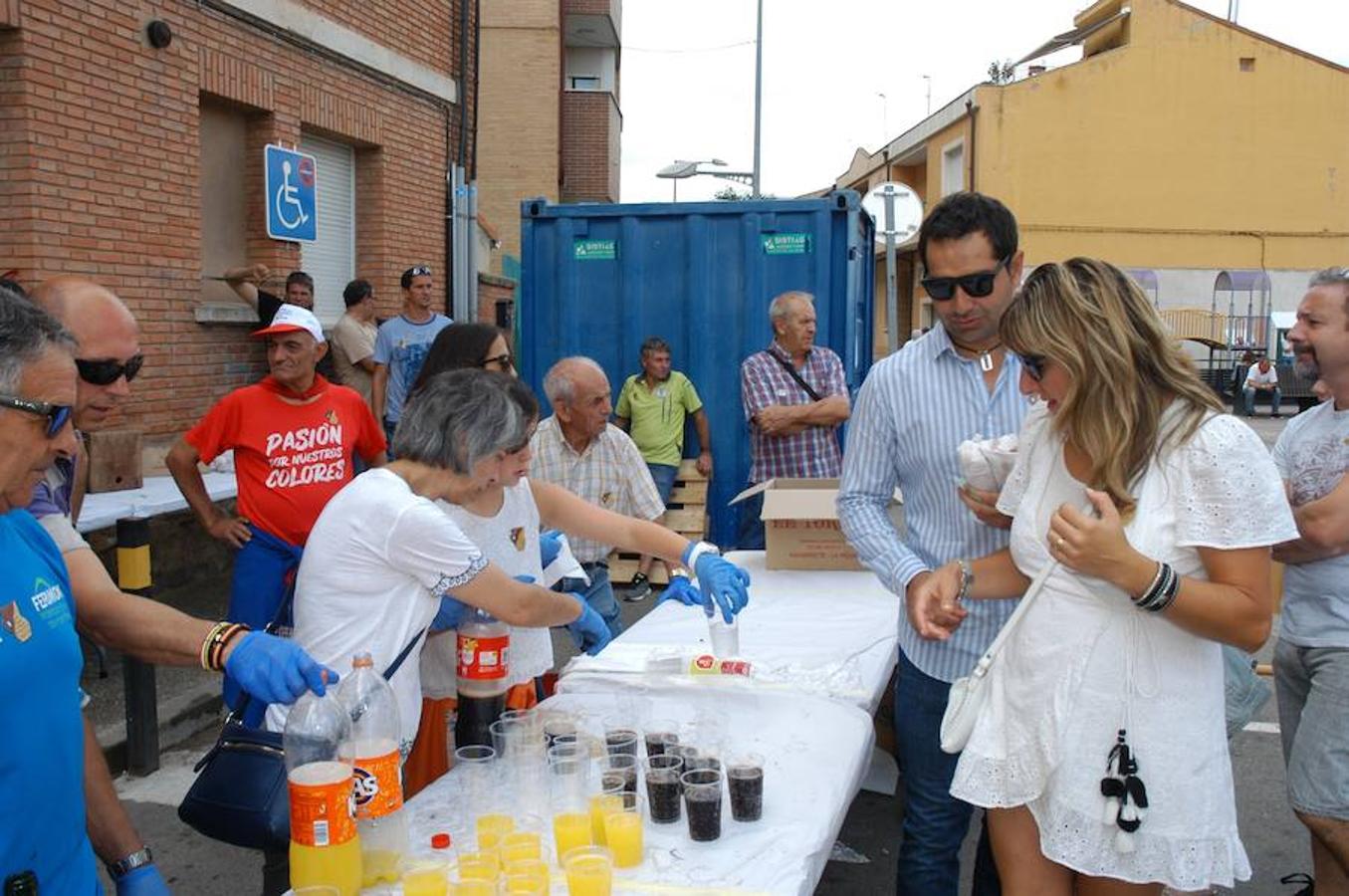 Celebración del XXX festival de la seta, el champiñón y el pimiento celebrado ayer en Pradejón con motivo de las fiestas de San Antonio