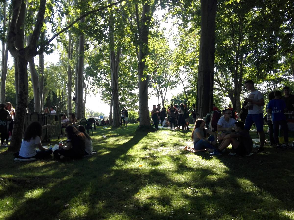 Cientos de jarreros culminan las fiestas de la vega con un recital de jolgorio