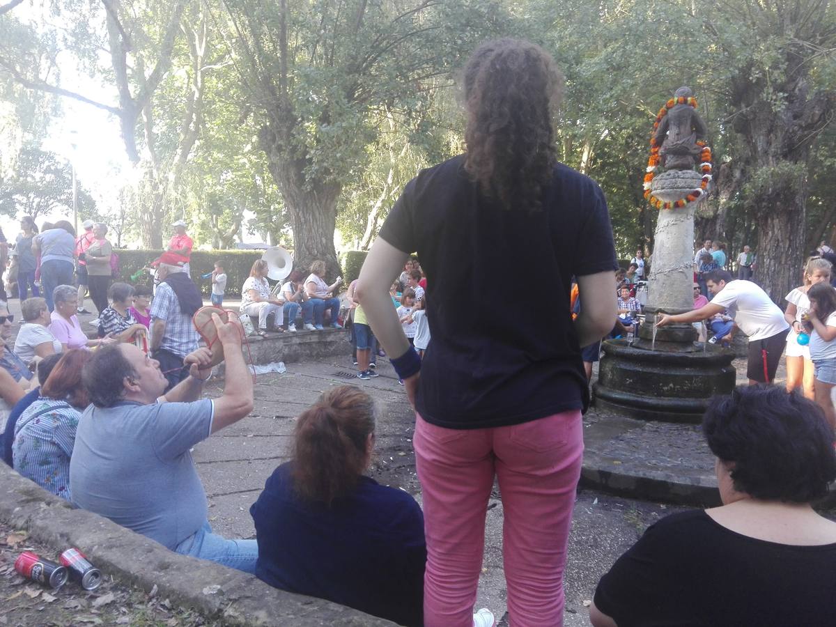 Cientos de jarreros culminan las fiestas de la vega con un recital de jolgorio