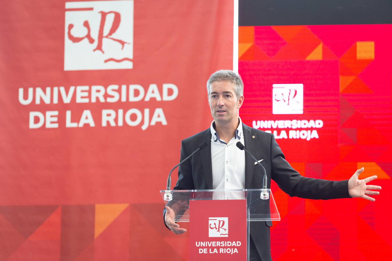 Fotos: La Universidad de La Rioja da la bienvenida a los nuevos estudiantes del curso 2018-2019