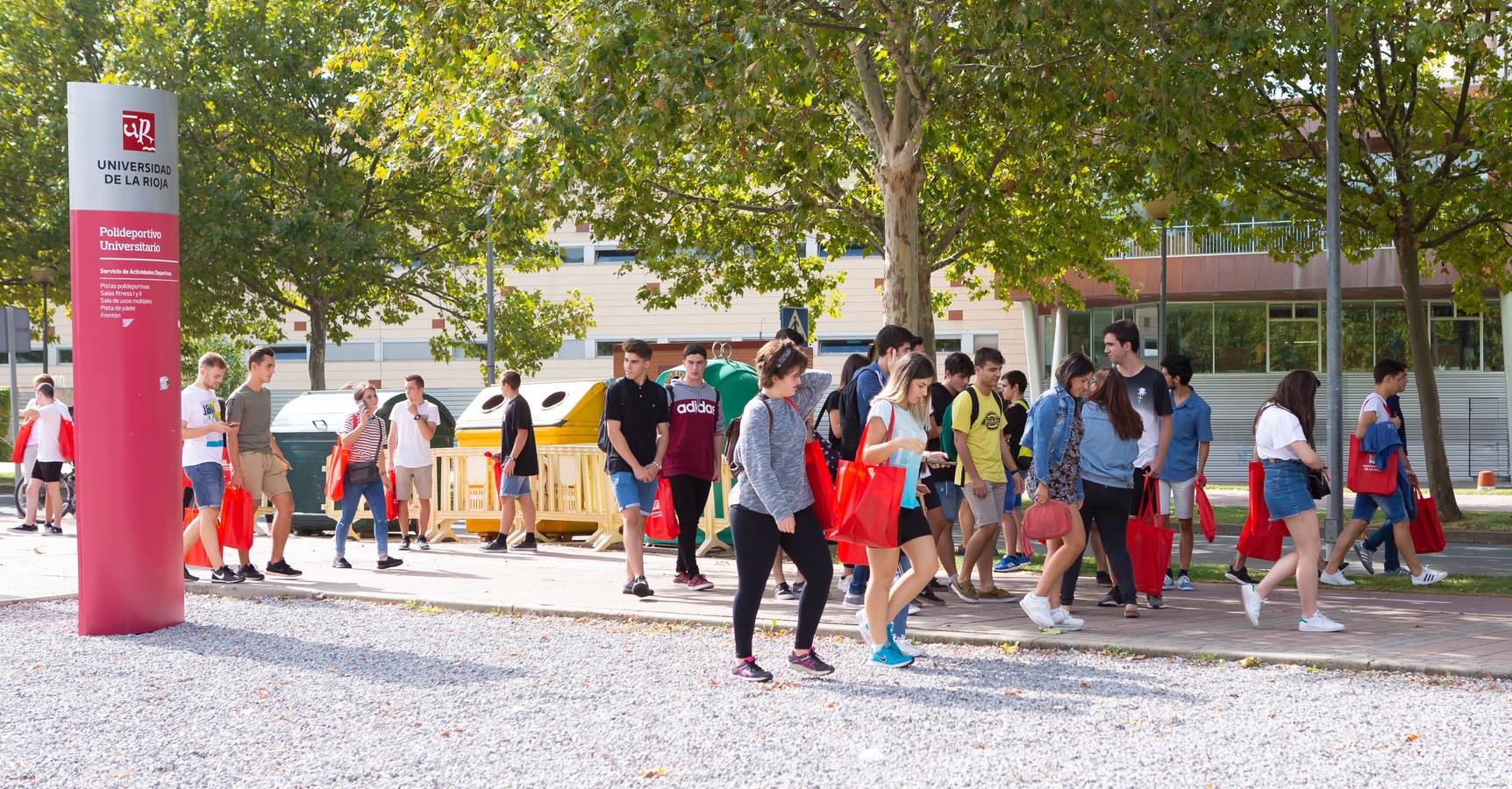 Fotos: La Universidad de La Rioja da la bienvenida a los nuevos estudiantes del curso 2018-2019